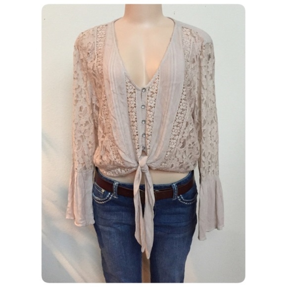 American Eagle Outfitters Tops - American Eagle AEO Cream Lace Long Sleeve Blouse